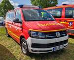 =VW T 6 der staatl. Feuerwehrschule WÜRZBURG, abgestellt auf dem Parkplatz der 2025er Rettmobil in Fulda