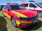 VW Passat als PKW der Feuerwehr VELBERT, abgestellt auf dem Parkplatz der 2025er Rettmobil in Fulda