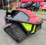 =Magirus Wolf R1 L�schroboter der Feuerwehr HANAU, gesehen beim Hessentag in Fulda, 06-2026. Sein Einsatzgebiet sind L�sch-, Bergungs- und Rettungseins�tze mit erh�htem Risiko f�r die eingesetzten Rettungskr�fte.