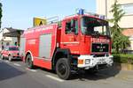 Feuerwehr Maintal MAN TLF 24/48 in einen Bereitstellungsraum am 24.04.20 in Bruchköbel bei einen Waldbrand 