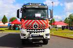Berufsfeuerwehr Hanau Mercedes Benz Arocs 2642 Lentner GTLF (Florian Hanau 1-26-1) im Br�der Grimm Design am 07.06.26 beim Tag der offenen T�r der Feuerwehr Hanau
