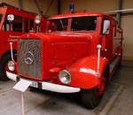 Mercedes KS25, Feuerwehr von 1940, war im Dienst der Gemeinde Cernay/Oberelsaß, Feuerwehrmuseum Vieux-Ferrette, Mai 2016