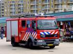 DAF LF (15-7130;Bj2009) der BRANDWEER Den-Haag ist am Noordzee-Boulevard in Scheveningen unterwegs;110901