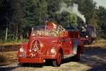 Dieses Feuerwehr  Cabrio  Lschfahrzeug des Typs Magirus Deutz
versorgte am 4.9.1993 in Loenen / Niederlande eine Museumsdampflok 
mit Wasser.