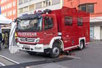 Mercedes-Benz Atego 918 AF, Facelift 1 der Berufsfeuerwehr Innsbruck (FW-234I) als Flugeinsatzfahrzeug (FEF), aufgenommen am Nationalfeiertag 26.10.2025 in Innsbruck.