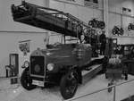 Ein Benz Gaggenau Feuerwehrfahrzeug mit Metz Oberleiter D5 25 aus dem Jahr 1928 steht im Auto- und Technikmuseum Sinsheim.