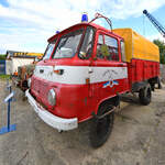 Im DDR-Museum Dargen ist dieses Feuerwehrfahrzeug ROBUR LO 2002AKF LF8/TS8 zu sehen.