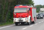 Polnischer Star Feuerwehr Wagen hier auf der Fahrt bei Lebork am 3.6.2013.