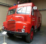 Bedford, englisches Feuerwehrauto, hat seinen Dienst in Langenbruck/Schweiz getan, Feuerwehrmuseum Vieux-Ferrette, Mai 2016