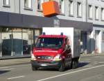 Feuerwehr Biel unterwegs mit einem Mercedes Transporter in den Strassen von Biel am 08.11.2014