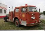 Old and Rusty: Alte abgestellte American La France Zugmaschine der  Unexcelled Fire Company .