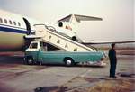 Fluggasttreppen-Fahrzeug, aufgenommen in Zhengzhou, China, November 1984