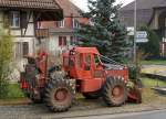 In der Schweiz ein sehr seltenes Forstfahrzeug ist der Timberjack 240 A, aufgenommen im Seeland am 26.