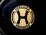 Hercules-Werke AG Nrnberg, Tankemblem an einem Oldtimer-Motorrad, die Firma bestand von 1903-90, Nov.2014