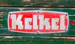Kelkel, Schriftzug an einem betagten Zweiachsanhänger, die Firma wurde 1933 in Baden-Württemberg gegründet und baute Traktoren und Anhänger, Sept.2016