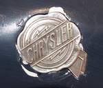 =Chrysler Kühleremblem, gesehen bei den Retro Classics 2017 in Stuttgart, März 2017
