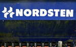 Nordsten, Schriftzug auf einer Drillmaschine, die Landmaschinenfabrik war die größte in Dänemark und bestand von 1877 bis 1958, Okt.2022