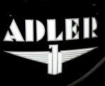 Adler, Tankemblem an einem Oldtimer-Motorrad, Juli 2013