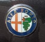 Alfa Romeo kombiniert in seinem Logo das Wappen der Stadt und des Herzogtums Mailand
