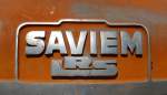 Saviem, Logo an einem Oldtimer-Traktor, die ehemalige franzsische Firma baute Nutzfahrzeuge, Omnibusse und Traktoren, Aug.2013