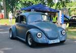 =VW Käfer auf dem Weg zur Oldtimerausstellung bei Schloss Fasanerie, 06-2025
