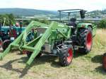 Fendt Farmer 4 S mit Frontlader ist Gast in Uttrichshausen anl.