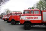 Mehrere Feuerwehroldtimer auf dem Platz. Zusehn beim Fest 150 Jahre Feuerwehr Zeulenroda. Foto 01.05.2013  