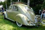 =VW Ovali-Käfer, hier mit zusätzlichen Hinterradabdeckungen, steht auf dem Ausstellungsgelände in Bad Camberg anl.