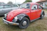 =VW Käfer steht auf dem Austellungsgelände beim Oldtimertreffen in Ostheim, 07-2019