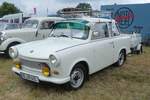 =Trabant 601 mit angehängtem Klaufix, gesehen bei der Oldtimerausstellung in Uttrichshausen im Juli 2019