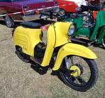 =Simson Schwalbe, steht auf dem Ausstellungsgelände beim Oldtimertreffen in Ostheim, 07-2022
