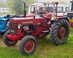 McCormick D 326, steht bereit um  an der Rundfahrt Vintage Fuussekaul mitzufahren. 09.05.2023


