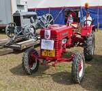 McCormik Farmall D-217, 2 Zyl, Bj 1954, aufgenommen beim  Gromperefest in Binsfeld (L).