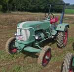 Güldner 16 Ps, steht mit einem Kartoffelroder beim Gromperefest in Binsfeld (L)bereit.