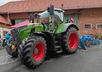 =Fendt 724 Vario ausgestellt beim Ortsjubiläum 1000 Jahre Großenbach im Juni 2025