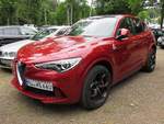 Alfa-Romeo Stelvio auf der Autoschau in Krefeld an der Rennbahn, 24.6.18