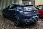 Rückansicht: Alfa-Romeo Stelvio. Foto: Dezember, 2022.
