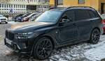 Hier ist ein facelifteter BMW X7 zu sehen.