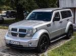 Hier ist ein Dodge Nitro zu sehen.