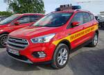 =Ford Kuga als Kommandowagen der Feuerwehr NIDDA, gesehen auf dem Parkplatz der Rettmobil 2022, 05-2022