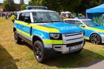 Land Rover Defender FustW der Polizei Hessen am 22.08.26 bei der Polizeischau des Pr�sidium S�dosthessen in Schl�chtern