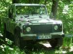 Vorfür der Land Rover Defender eigentlich gedacht ist.Aufnahme am 25.Mai 2012 im Wald von Bergen/Rügen.