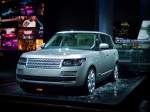 Neuer Land Rover Range Rover steht auf dem Podium (Automesse Paris, 11.10.2012)