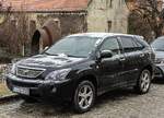 Man hätte das denken können dass es sich um einen Toyota Harrier handelt, es ist aber ein Lexus RX Mk2 (XU30). Die Aufnahme stammt von 02.2026.