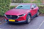 Am fr�hen morgen ende August stand dieser Mazda CX 30 einsam auf einem Parkplatz.