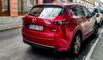 Rückansicht: roter Mazda CX5, zweite generation