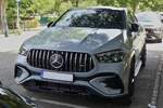 Mercedes Benz AMG GLE 53, gesehen am Stra�enrand.