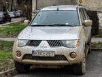 Hier ist ein Mitsubishi L200 MK4 (KA) zu sehen.
