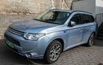 Hier ist ein Mitsubishi Outlander Mk3 pre-Facelift zu sehen.