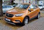 Diesen Opel Mokka X (Farbe Amber Orange) habe ich in November 2021 fotografiert.